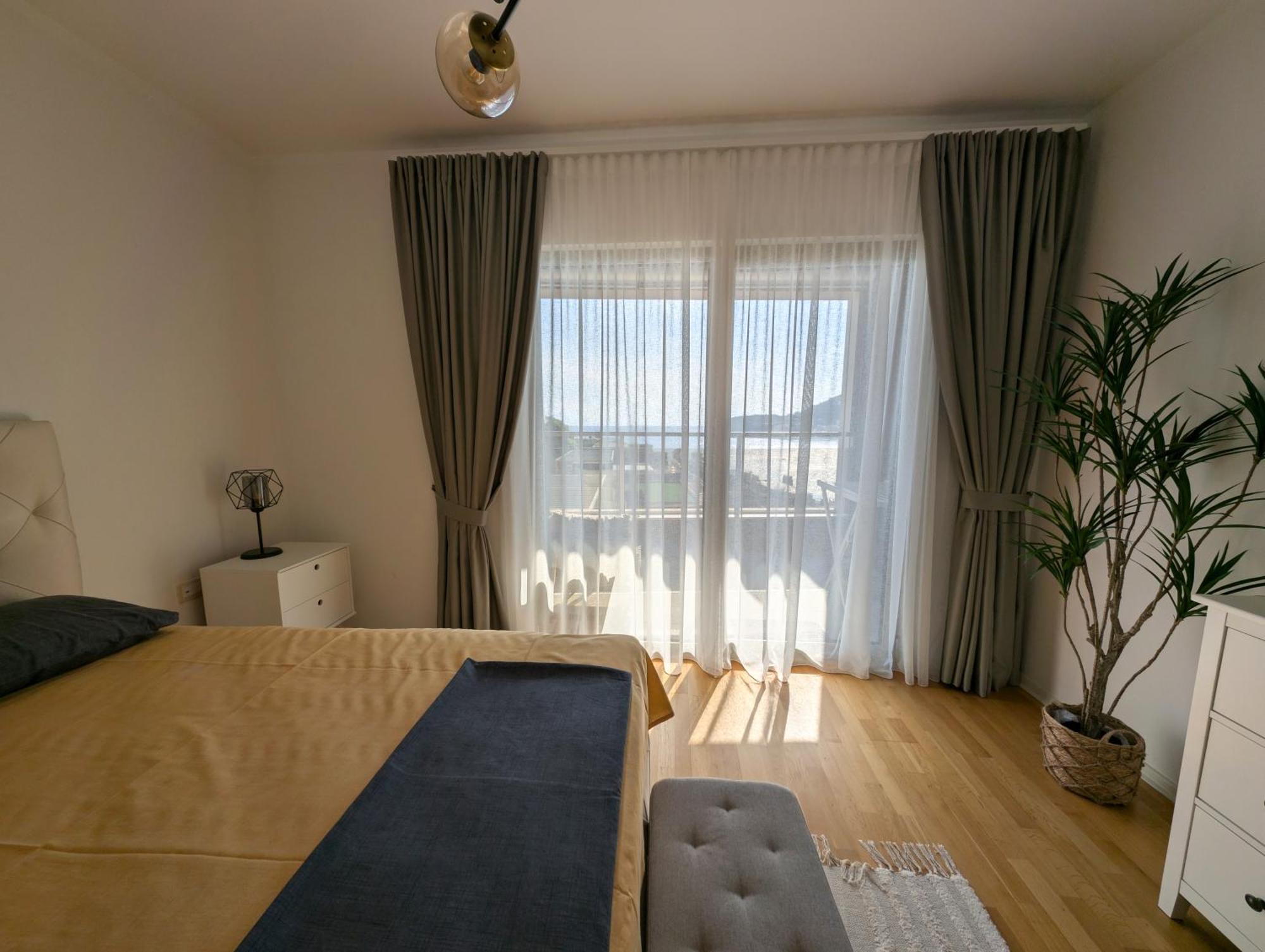 Lux Apartments Harmonia Budua Esterno foto