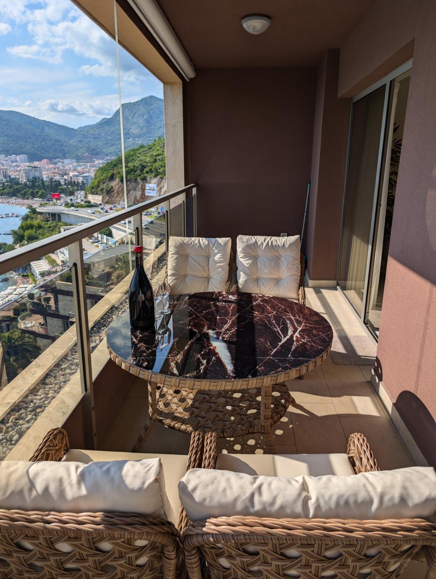 Lux Apartments Harmonia Budua Esterno foto