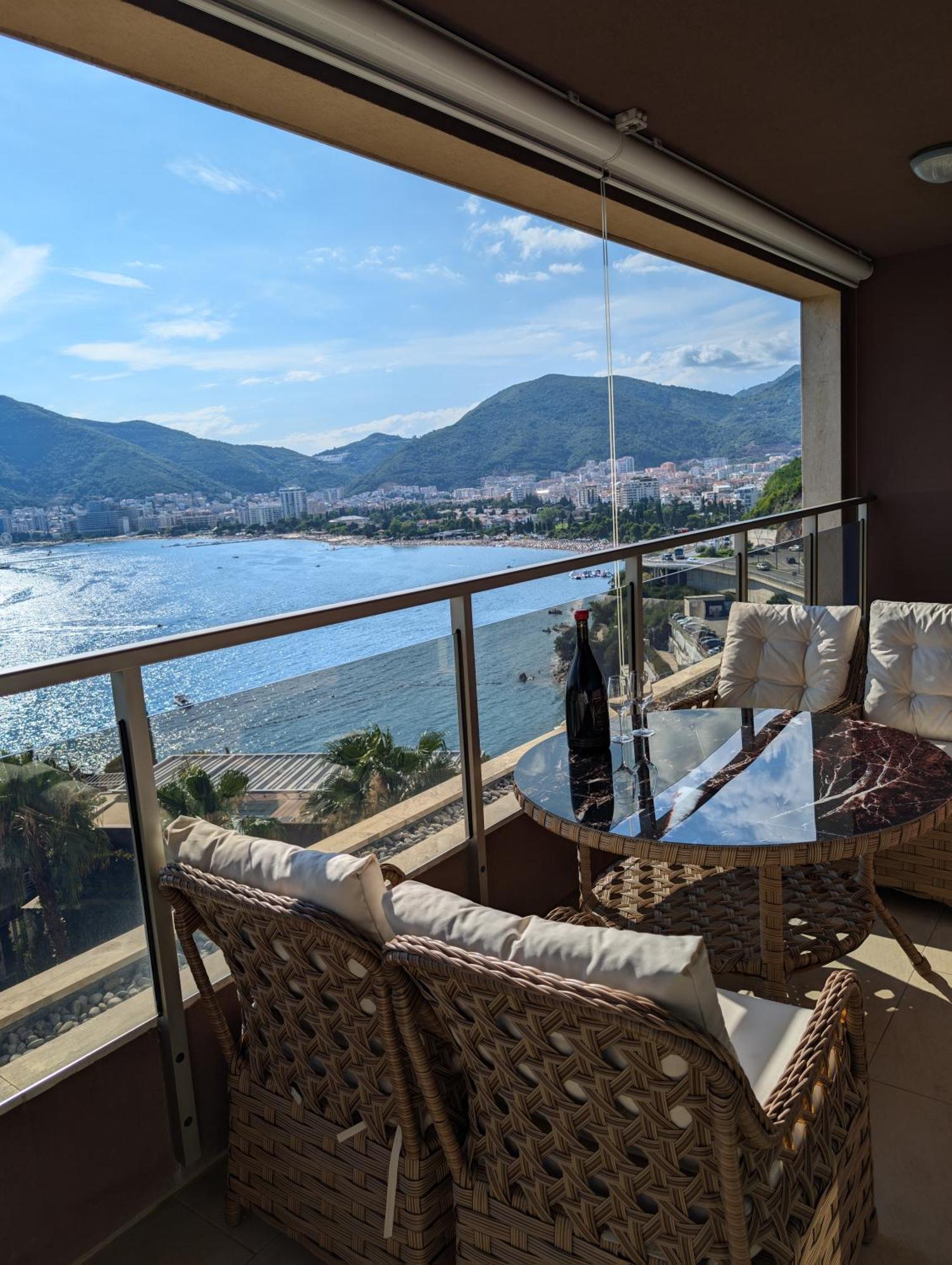 Lux Apartments Harmonia Budua Esterno foto