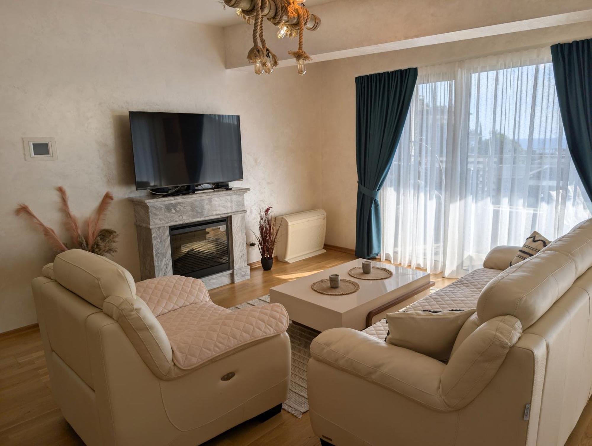 Lux Apartments Harmonia Budua Esterno foto