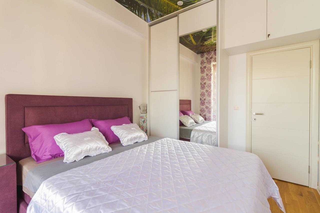 Lux Apartments Harmonia Budua Esterno foto