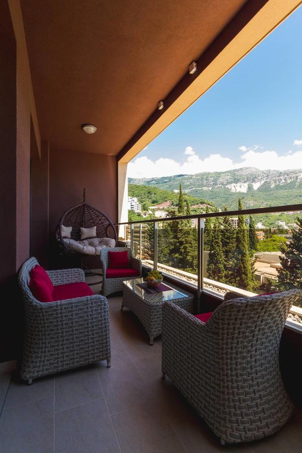 Lux Apartments Harmonia Budua Esterno foto