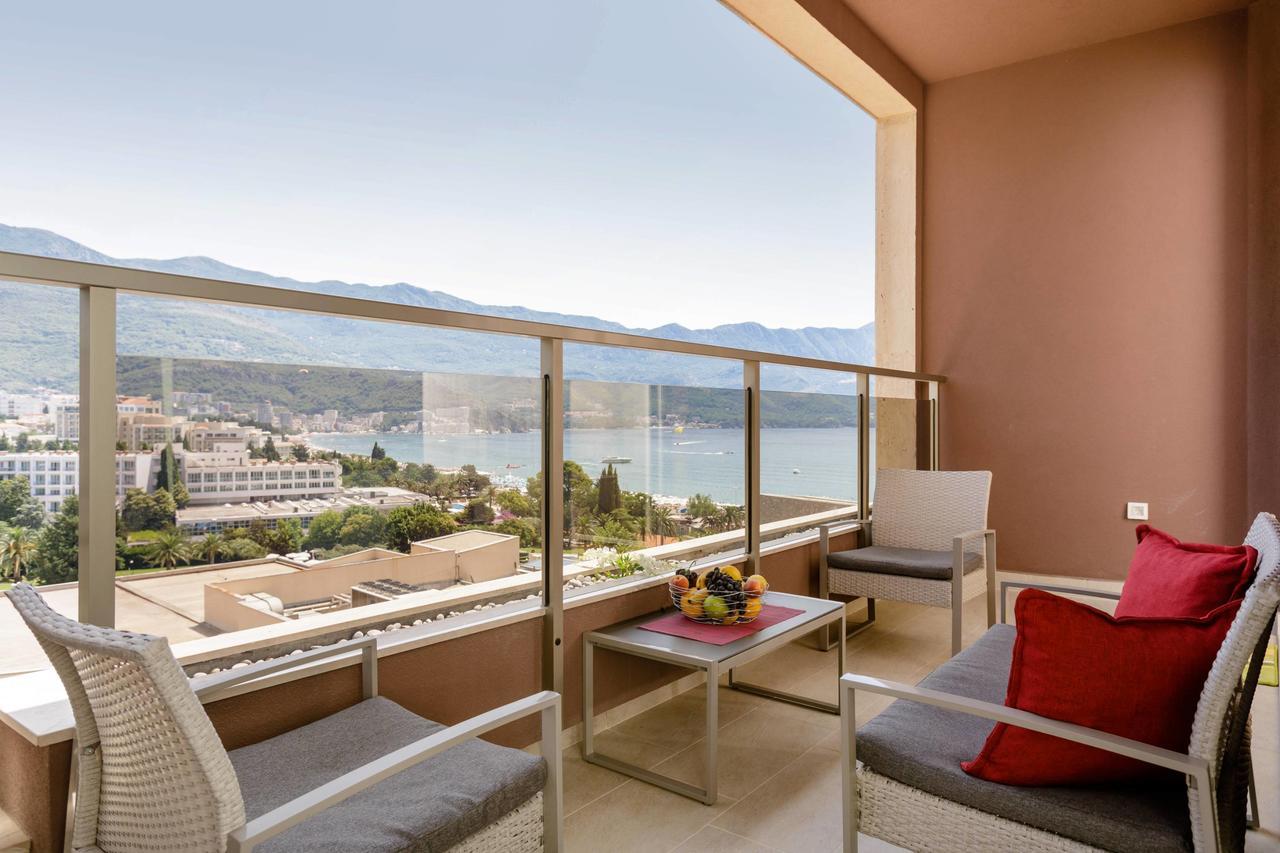 Lux Apartments Harmonia Budua Esterno foto