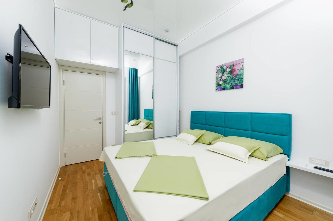 Lux Apartments Harmonia Budua Esterno foto